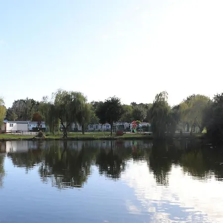 مكان تخييم Mobil-home Avec Terrasse Pour 7 Personnes - Api-1-52-524 Brétignolles-sur-Mer