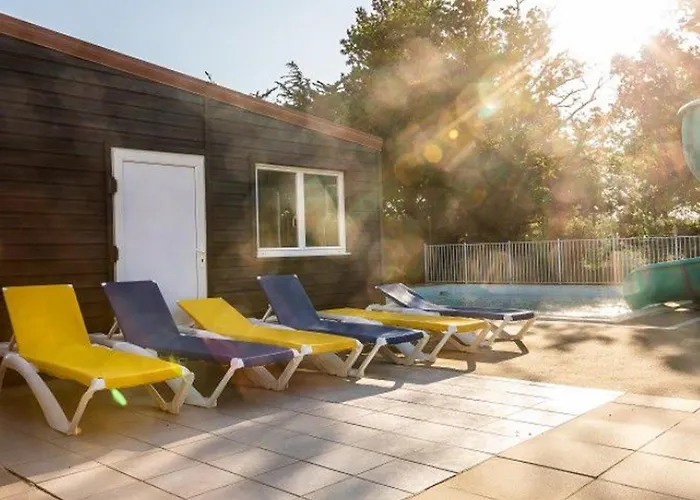 Camping Mobil-home Avec Terrasse Pour 7 Personnes - Api-1-52-524 *