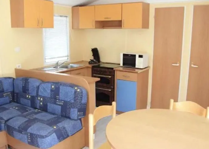 Camping Mobil-home Avec Terrasse Pour 7 Personnes - Api-1-52-524