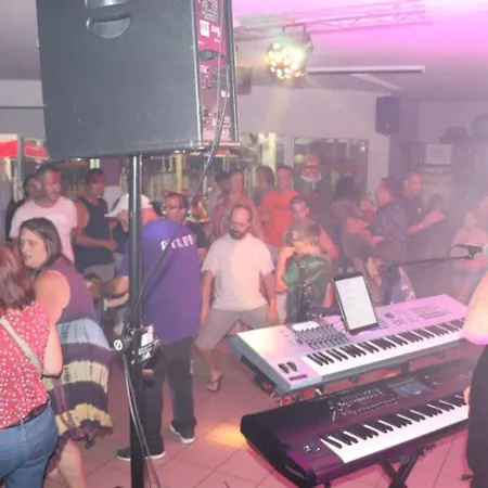 Mobil-home Avec Terrasse Pour 7 Personnes - Api-1-52-524 * Brétignolles-sur-Mer