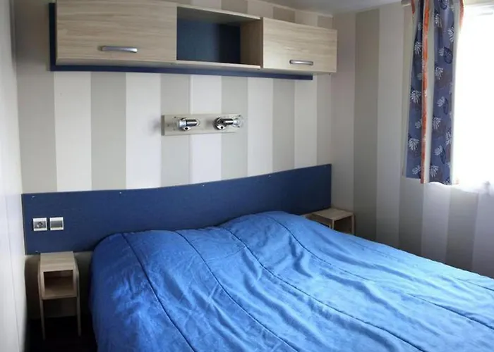 Camping Mobil-home Avec Terrasse Pour 7 Personnes - Api-1-52-524