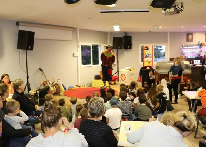 Kemping Mobil-home Avec Terrasse Pour 7 Personnes - Api-1-52-524 *