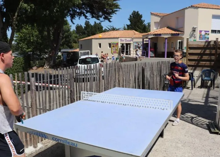 Mobil-home Avec Terrasse Pour 7 Personnes - Api-1-52-524 * Bretignolles-sur-Mer